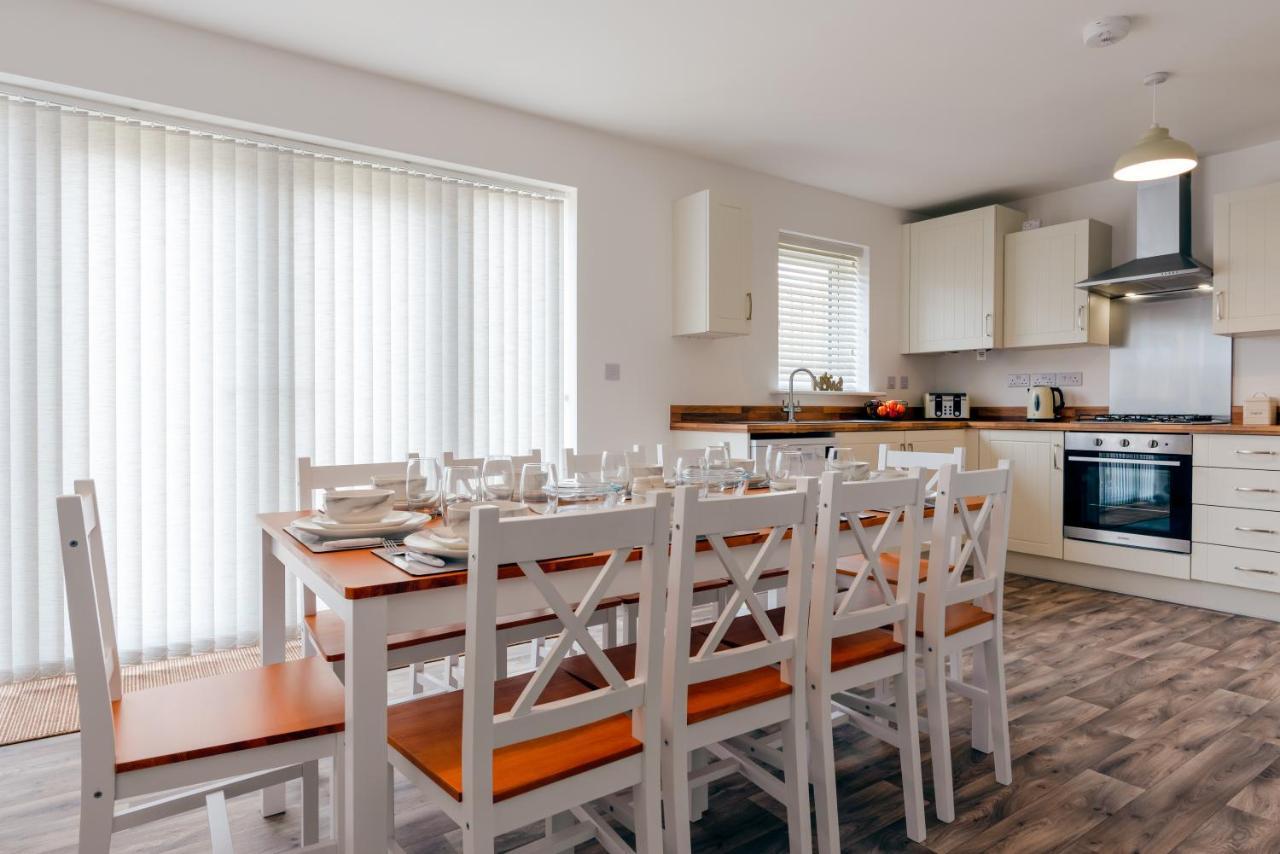 Oakley - Large, Elegant, Dog Friendly & Parking Villa Whitby Ngoại thất bức ảnh